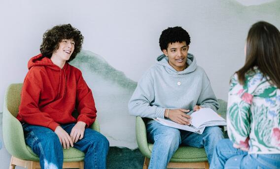teens in group therapy
